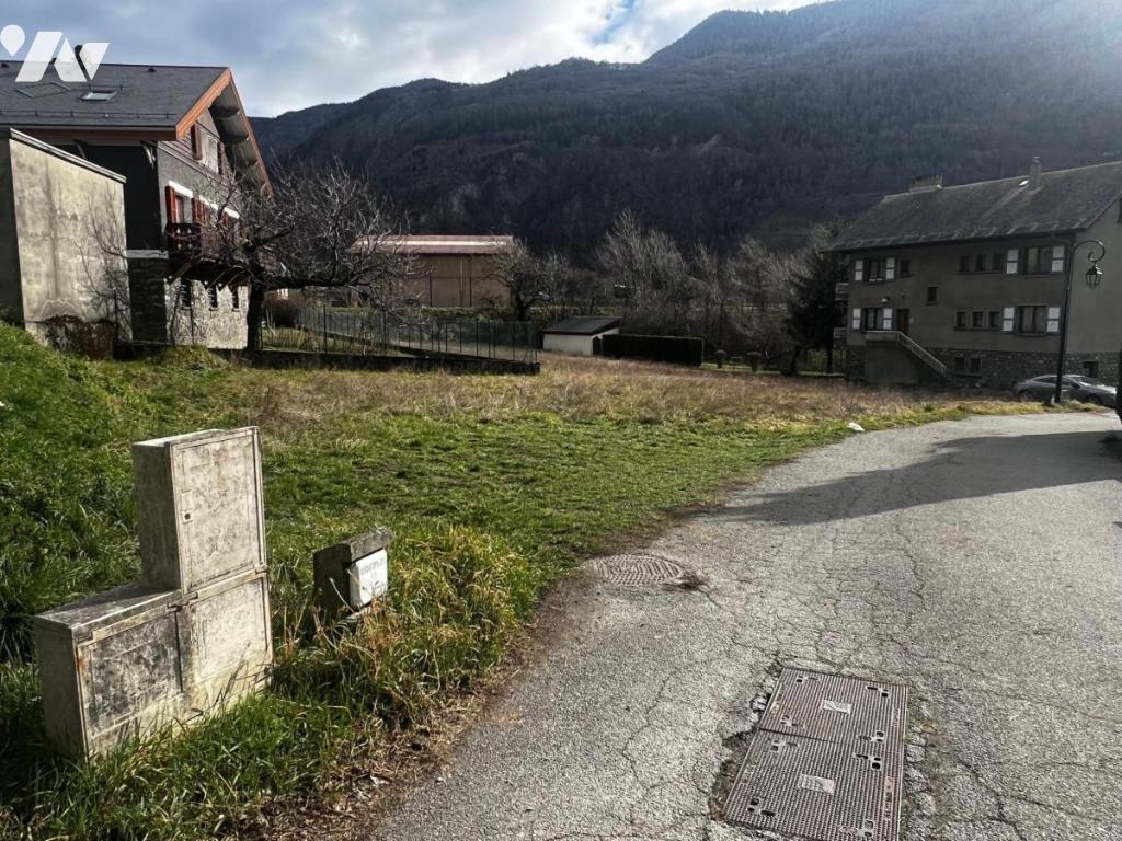 Terrain 1232 m² · à Saint-Julien-Mont-Denis · 1 232 m² · 82 544 €