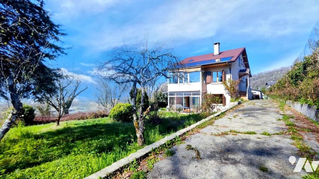 Maison 6 pièces 222 m² · à Voglans · 222,3 m² · 560 000 €