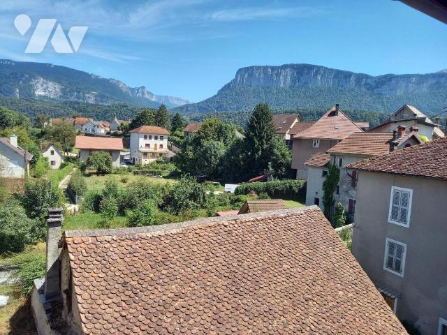 Maison 7 pièces 217 m² · à Entre-Deux-Guiers · 217 m² · 185 000 €