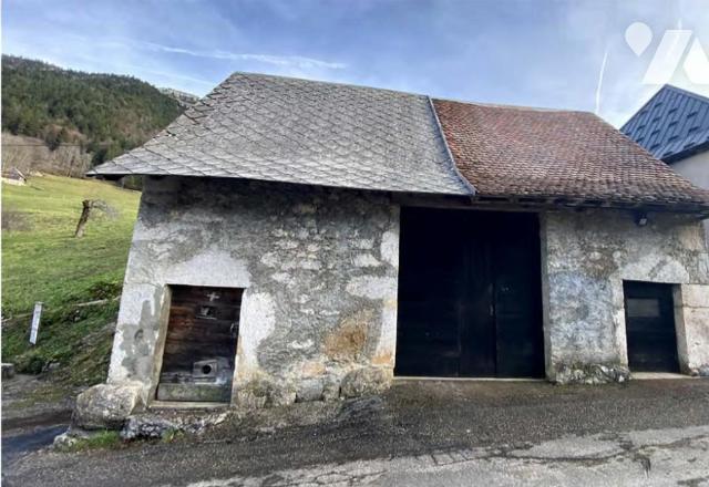 Local divers 70m² — Saint-Pierre-d'Entremont