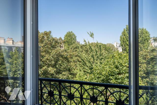 Appartement 4 pièces 79 m² · à Paris 14e Arrondissement · 79,5 m² · 1 038 647 €