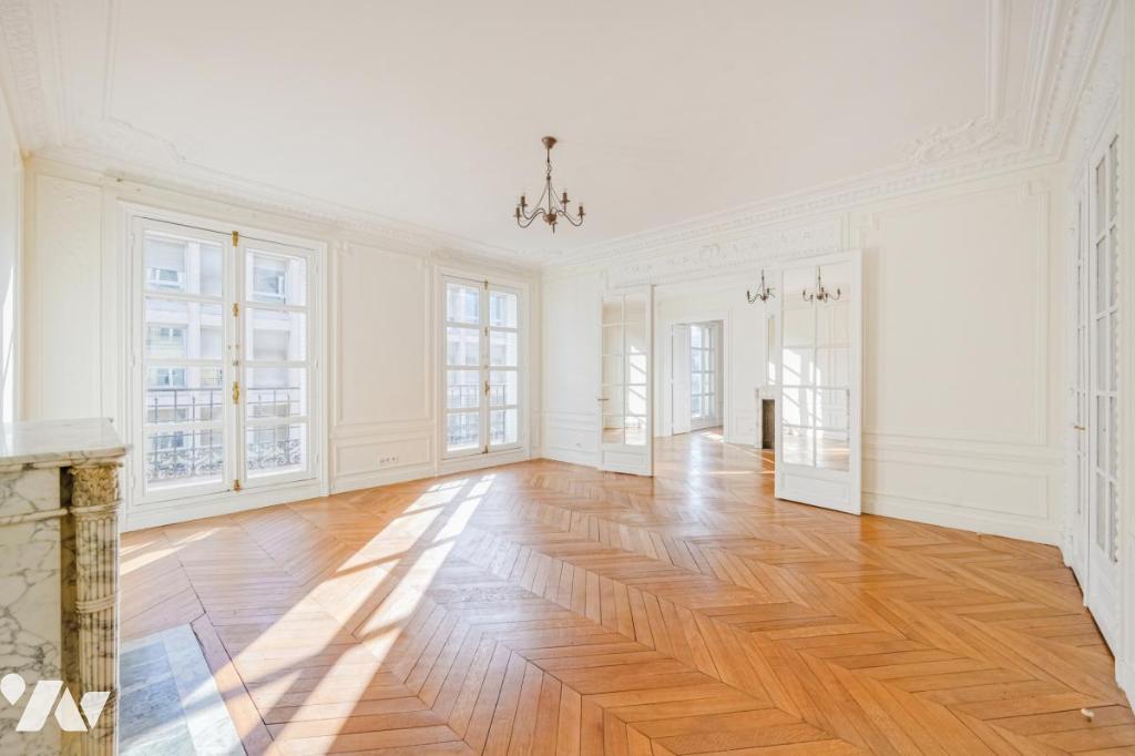 Appartement 6 pièces 200 m² · à Paris 17e Arrondissement · 200,5 m² · 2 450 485 €