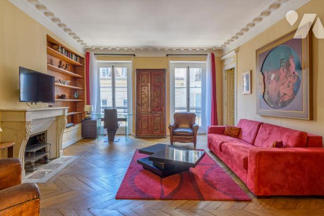 Appartement 4 pièces 126 m² · à Paris 9e Arrondissement · 126,1 m² · 1 180 344 €