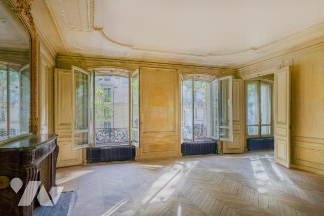 Appartement 6 pièces 230 m² · à Paris 7e Arrondissement · 230,4 m² · 3 148 855 €