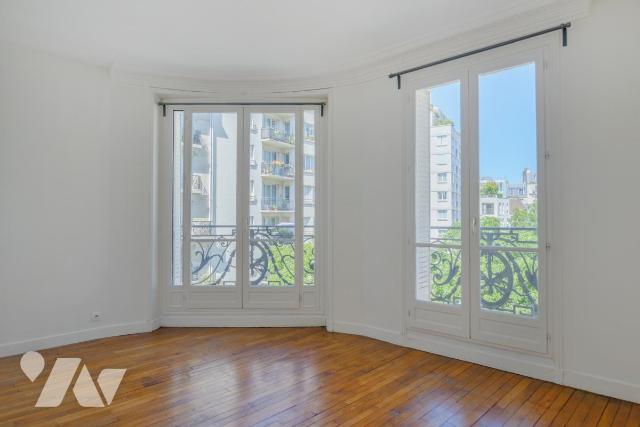 Appartement 5 pièces 99 m² · à Paris 15e Arrondissement · 99,3 m² · 976 145 €