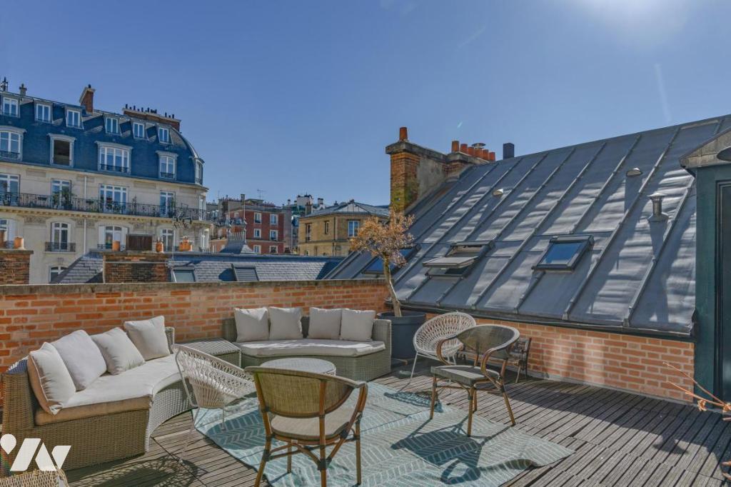 Appartement 11 pièces 353 m² · à Paris 17e Arrondissement · 353,1 m² · 4 792 871 €