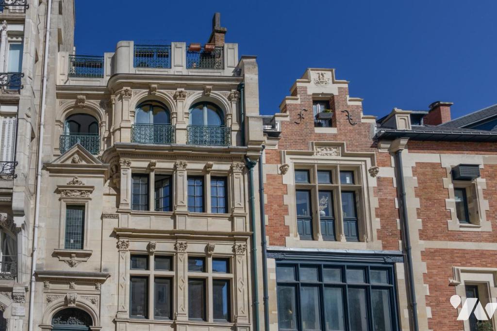 Maison 11 pièces 353 m² · à Paris 17e Arrondissement · 353 m² · 4 792 871 €