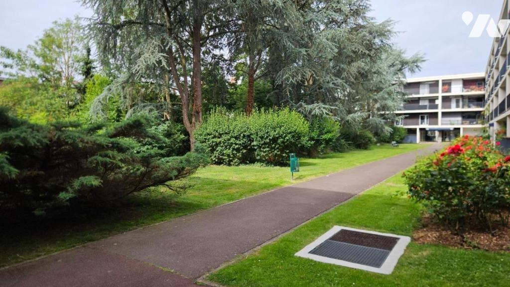 Appartement 6 pièces 187 m² · à Lille · 187,3 m² · 350 000 €