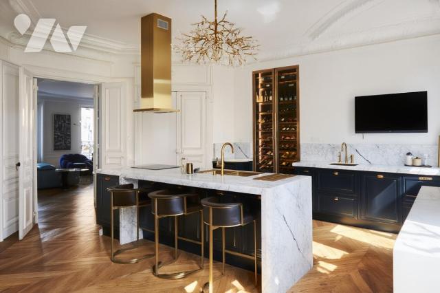 Appartement 7 pièces 191 m² · à Paris 1er Arrondissement · 190,6 m² · 3 650 000 €
