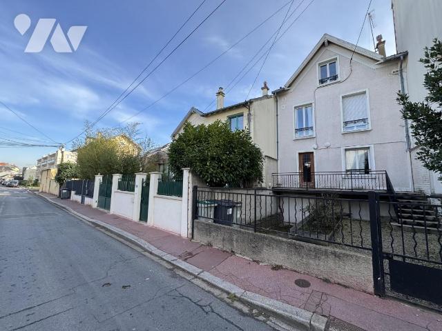 Immeuble 119 m² · à Maisons-Laffitte · 119,2 m² · 550 000 €
