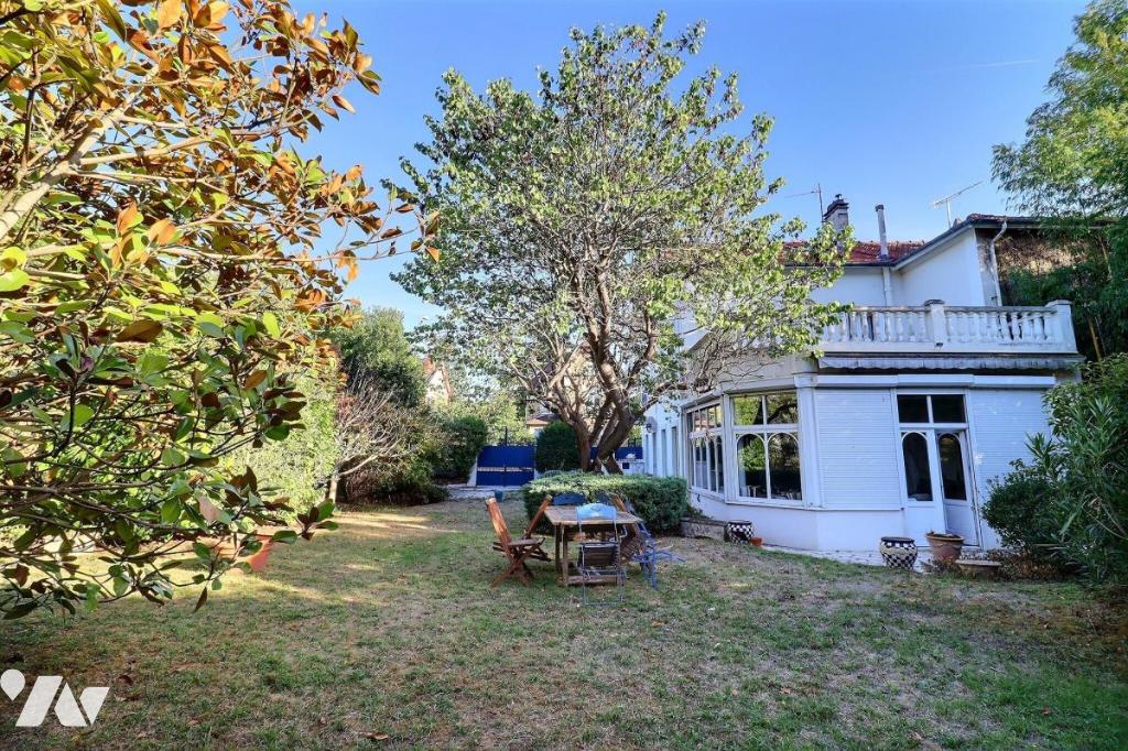 Maison 5 pièces 141 m² · à Saint-Maur-des-Fossés · 141,3 m² · 1 100 000 €