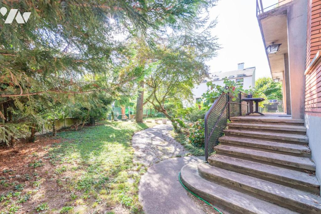 Maison 10 pièces 266 m² · à Saint-Cloud · 265,9 m² · 1 450 000 €
