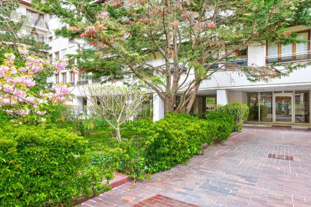 Appartement 5 pièces 100 m² · à Paris 15e Arrondissement · 100,3 m² · 950 000 €