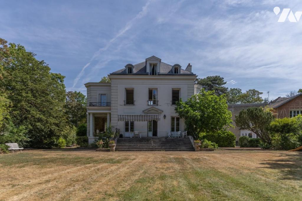Maison 12 pièces 294 m² · à Maisons-Laffitte · 294 m² · 3 390 000 €