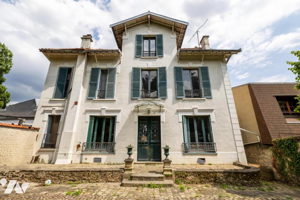 Maison 11 pièces 350 m² · à Sceaux · 350 m² · 1 750 000 €