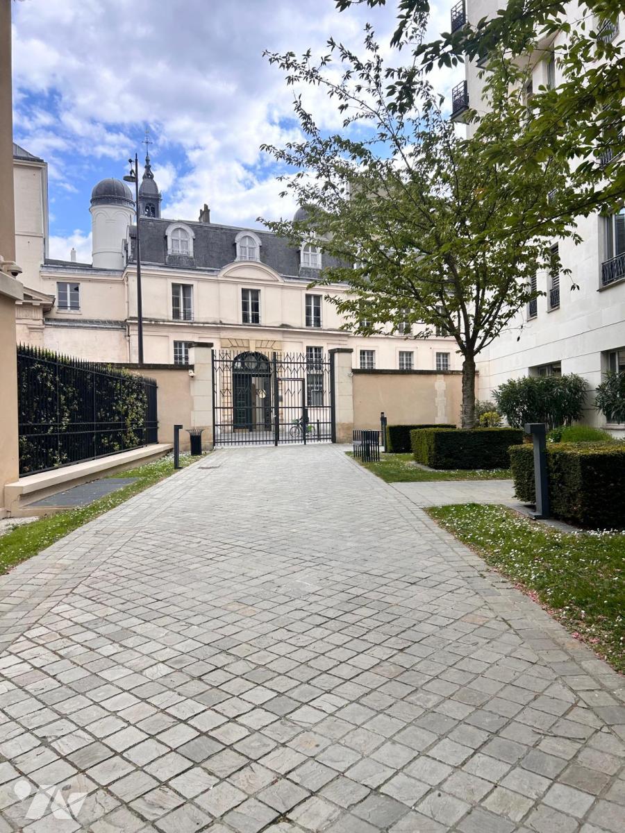 Appartement 3 pièces 92 m² · à Paris 7e Arrondissement · 92 m² · 2 020 000 €