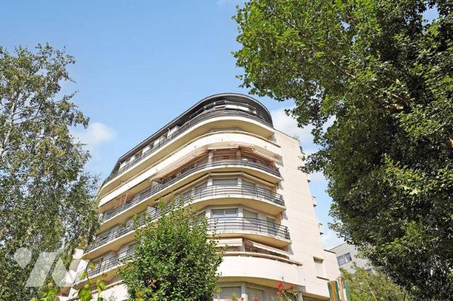 Appartement 5 pièces 127 m² · à Paris 15e Arrondissement · 127,1 m² · 1 300 000 €