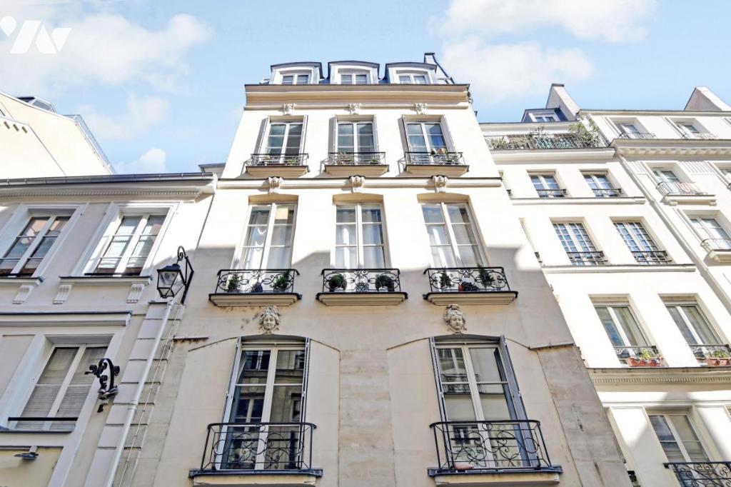 Appartement 3 pièces 82 m² · à Paris 4e Arrondissement · 81,8 m² · 856 000 €