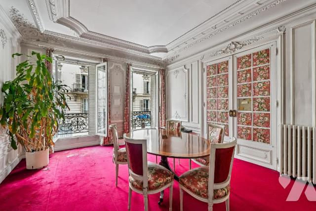 Appartement 5 pièces 167 m² · à Paris 10e Arrondissement · 167,2 m² · 1 300 000 €
