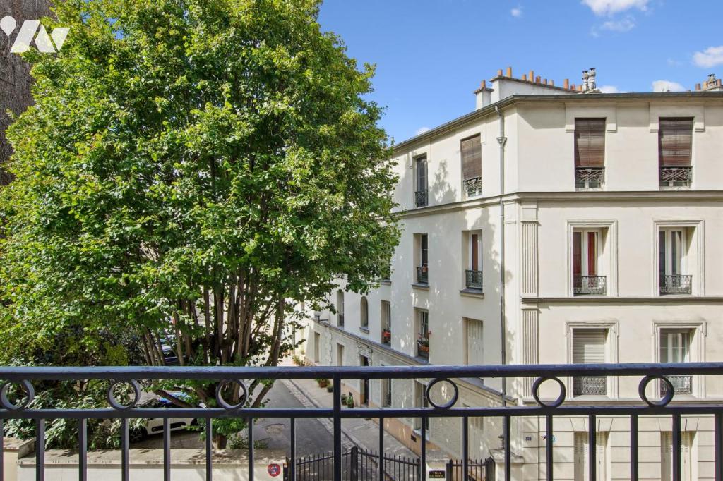Appartement 3 pièces 50 m² · à Paris 12e Arrondissement · 49,8 m² · 383 000 €