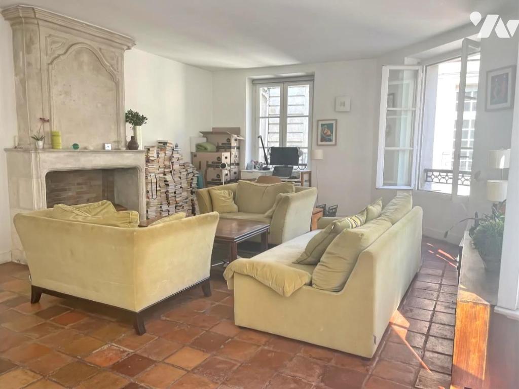 Appartement 6 pièces 125 m² · à Paris 4e Arrondissement · 124,7 m² · 1 465 000 €