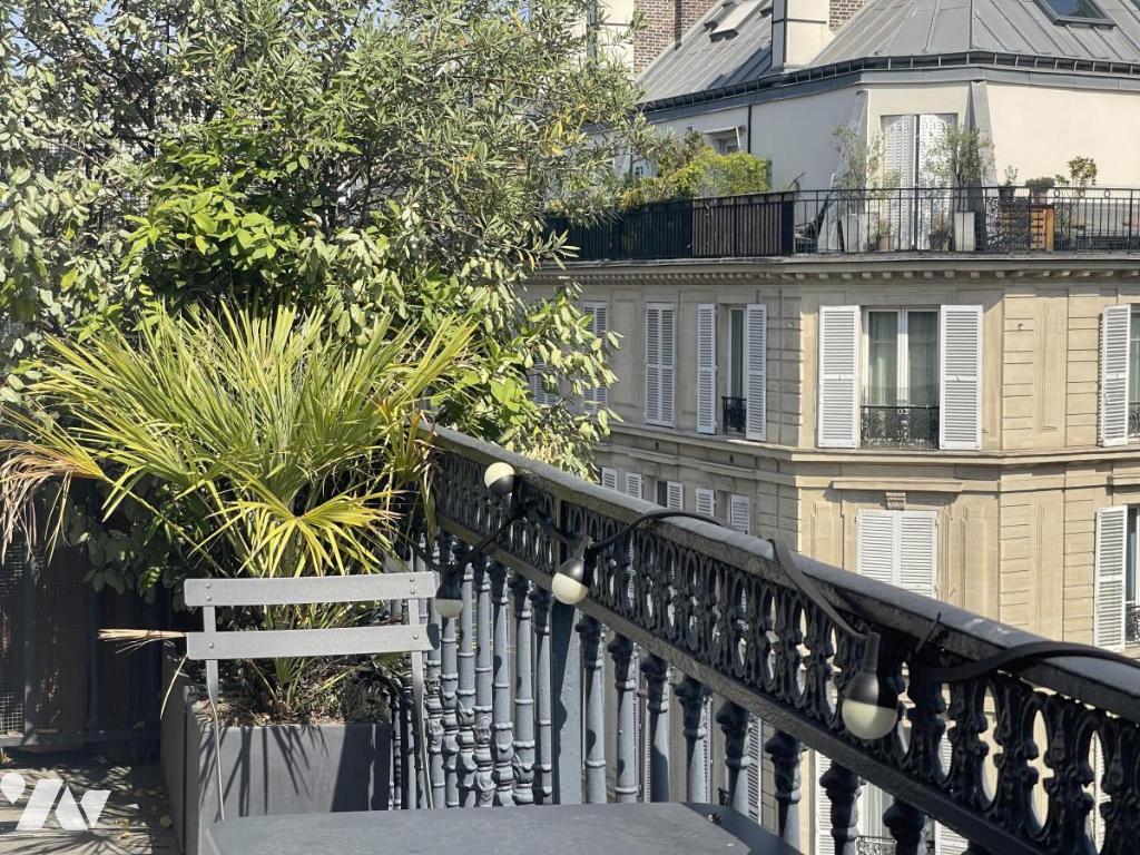 Appartement 3 pièces 67 m² · à Paris 9e Arrondissement · 66,9 m² · 830 000 €