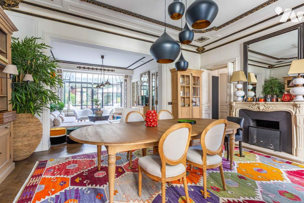 Appartement 8 pièces 272 m² · à Paris 16e Arrondissement · 272,3 m² · 5 010 000 €