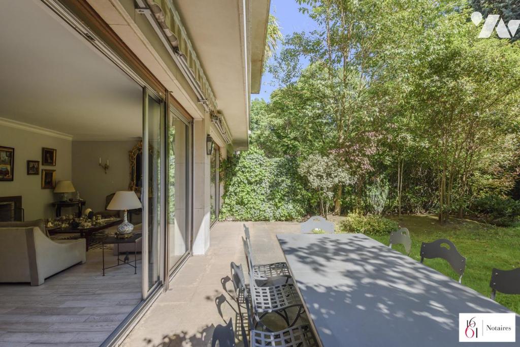 Appartement 194 m² · à Neuilly-sur-Seine · 193,7 m² · 2 640 000 €