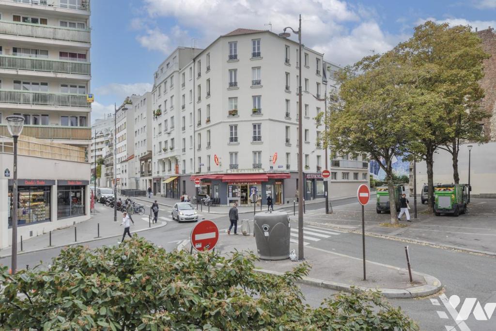 Appartement 2 pièces 48 m² · à Paris 20e Arrondissement · 48,3 m² · 351 000 €