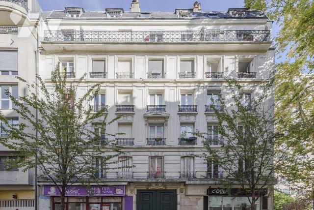 Appartement 2 pièces 40 m² · à Paris 18e Arrondissement · 40 m² · 329 000 €