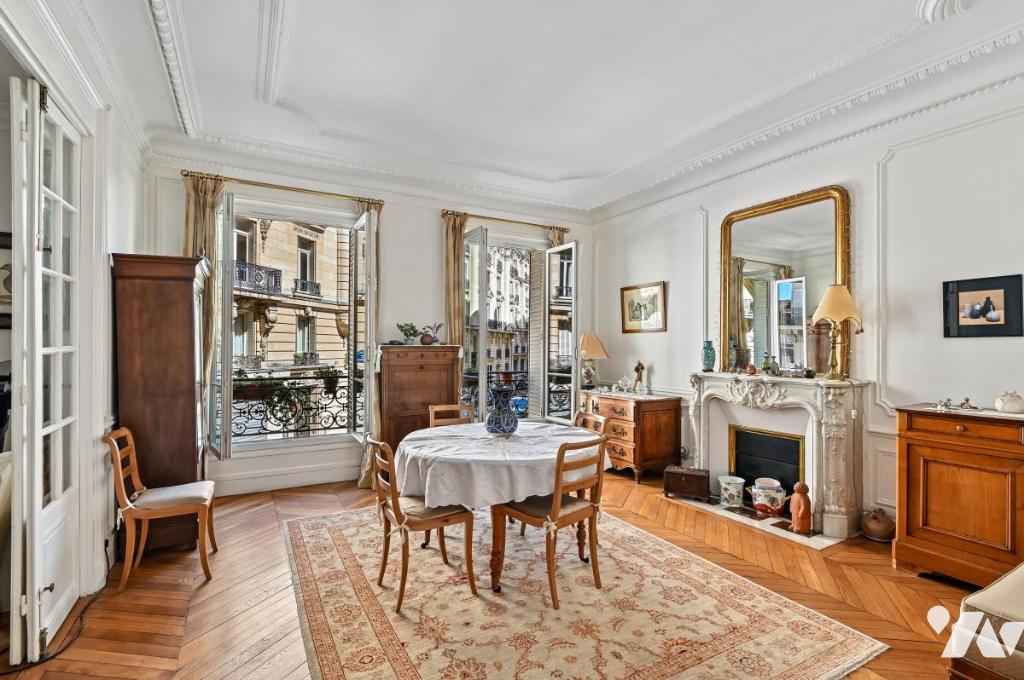Appartement 4 pièces 124 m² · à Paris 8e Arrondissement · 124,3 m² · 1 416 000 €