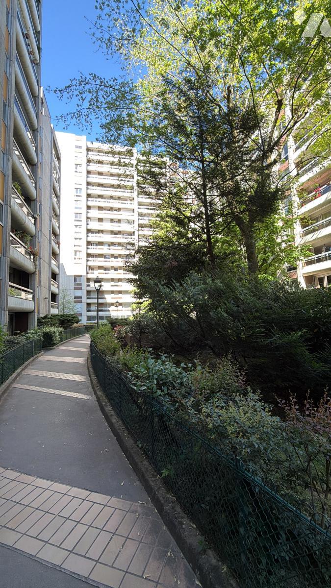 Appartement 3 pièces 70 m² · à Paris 19e Arrondissement · 70 m² · 410 000 €