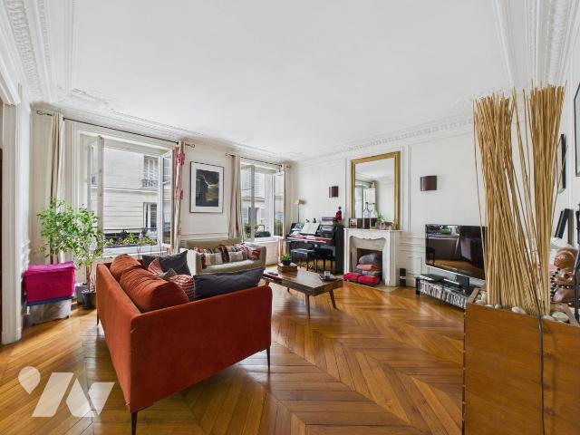 Appartement 6 pièces 165 m² · à Paris 9e Arrondissement · 165,1 m² · 1 400 000 €