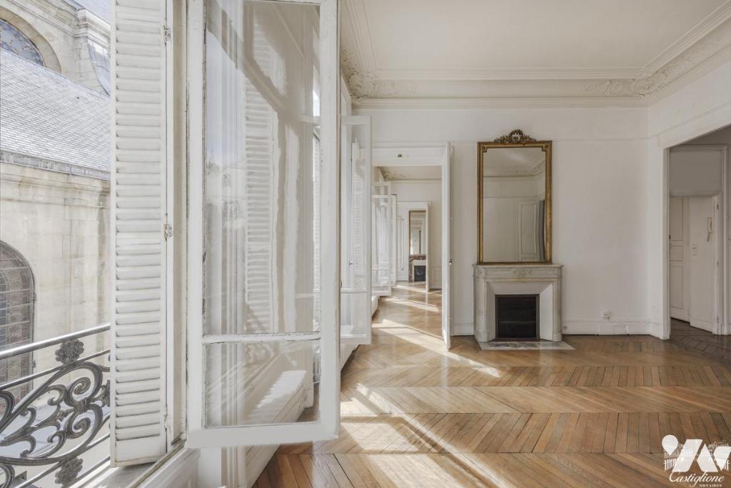 Appartement 2 pièces 134 m² · à Paris 1er Arrondissement · 134 m² · 2 215 000 €