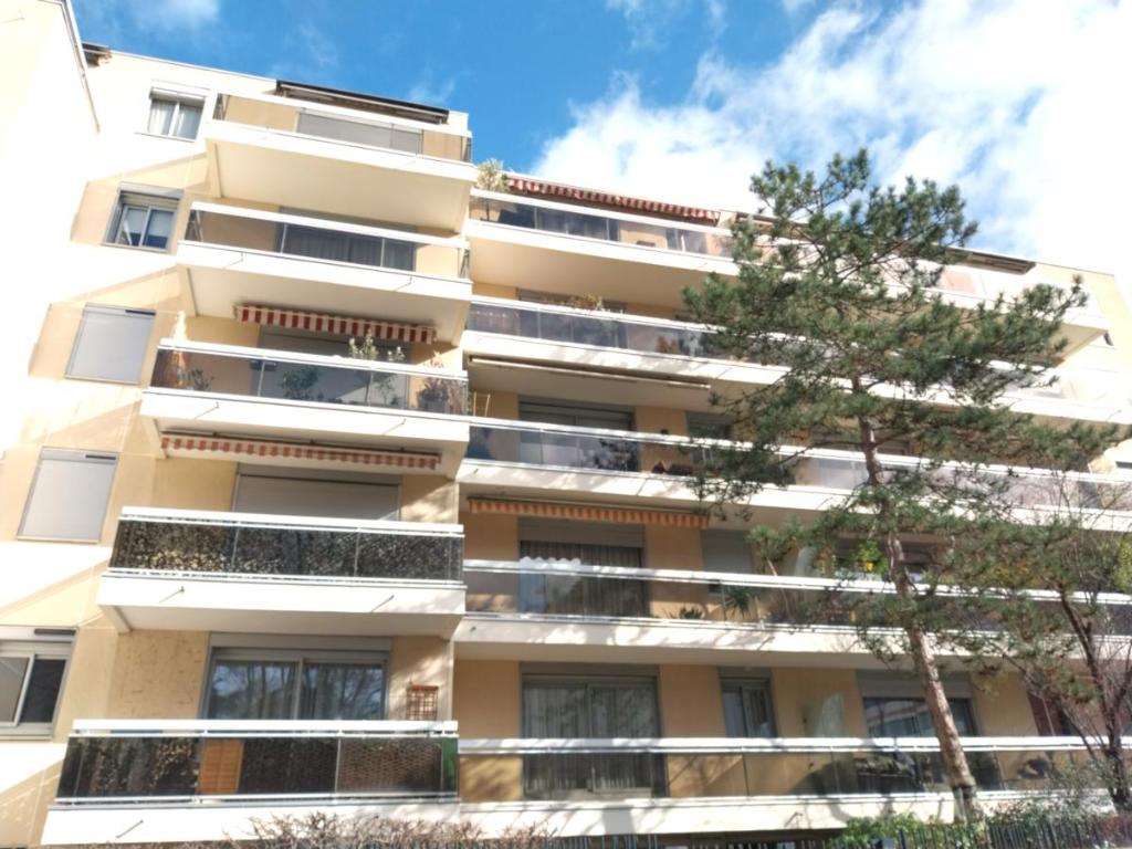 Appartement 1 pièce 38 m² · à Issy-les-Moulineaux · 38 m² · 247 000 €