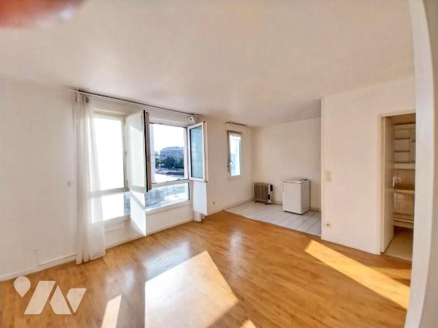 Appartement 1 pièce 29 m² · à Issy-les-Moulineaux · 29,1 m² · 240 000 €