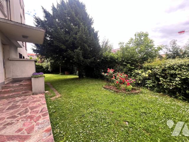 Appartement 3 pièces 71 m² · à Villejuif · 70,9 m² · 250 000 €