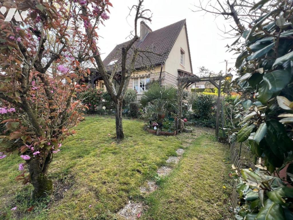 Maison 4 pièces 85 m² · à Saint-Étienne-du-Rouvray · 85 m² · 180 000 €