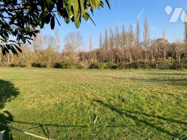 Terrain 1692 m² · à Saint-Pierre-de-Manneville · 1 692 m² · 115 000 €