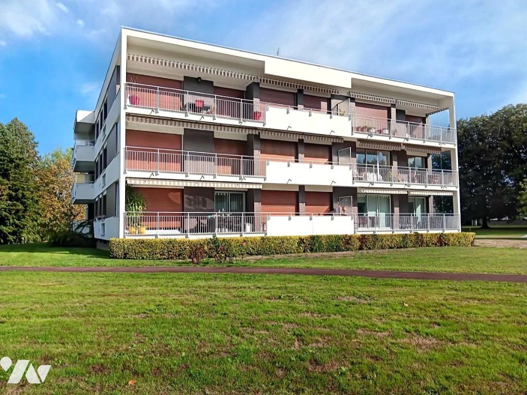Appartement 143 m² · à Mont-Saint-Aignan · 143 m² · 340 000 €