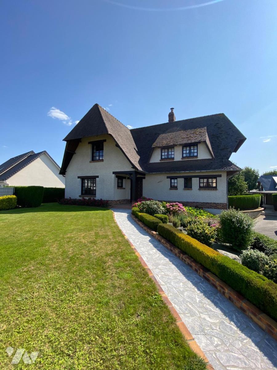 Maison 5 pièces 150 m² · à Saint-Nicolas-d'Aliermont · 149,8 m² · 300 000 €