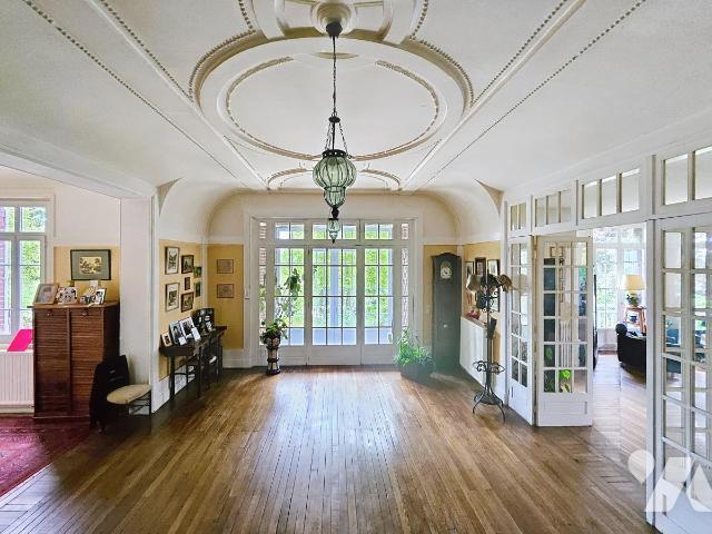 Maison 10 pièces 307 m² · à Rouxmesnil-Bouteilles · 307 m² · 600 000 €