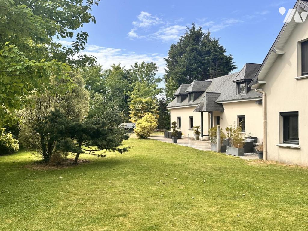Maison 6 pièces 275 m² · à Cerlangue · 275 m² · 460 000 €