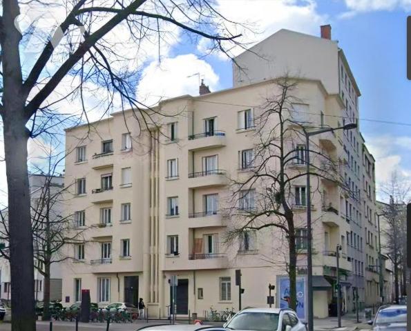 Appartement 4 pièces 96 m² · à Lyon 8e Arrondissement · 96 m² · 300 000 €