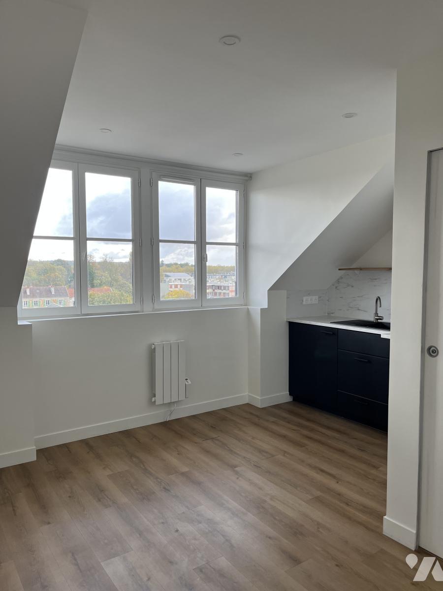 Appartement 1 pièce 15 m² · à Versailles · 15 m² · 575 €/mois