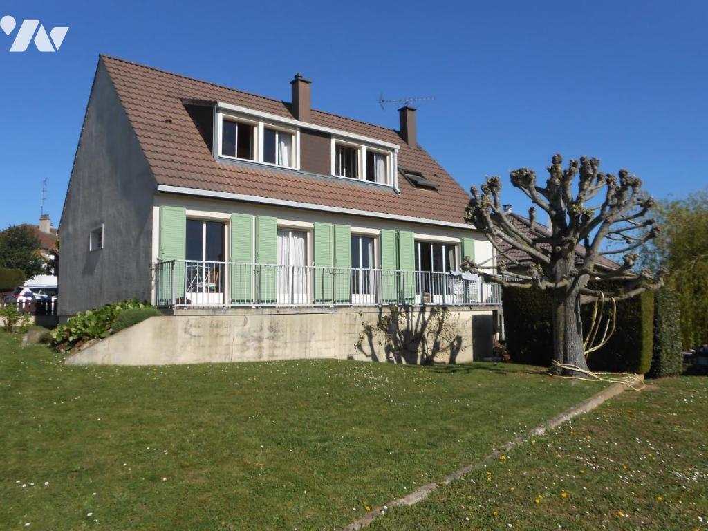 Maison 7 pièces 144 m² · à Beynes · 144 m² · 325 000 €