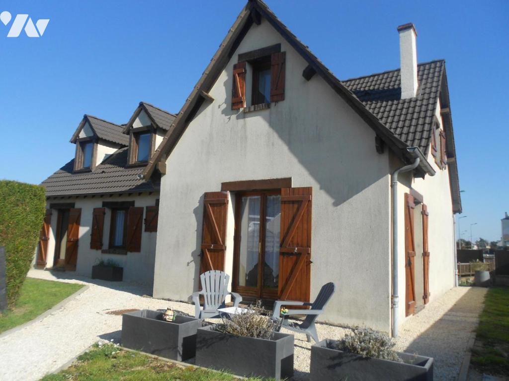 Maison 6 pièces 140 m² · à Auneau-Bleury-Saint-Symphorien · 140 m² · 285 000 €