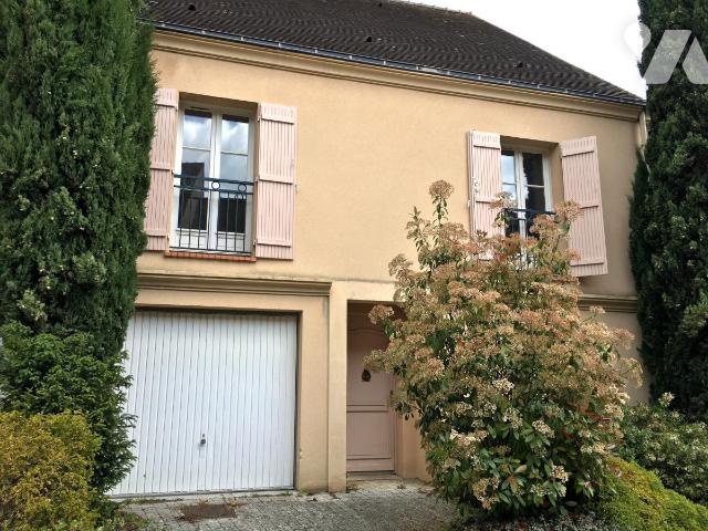 Maison 6 pièces 142 m² · à Montfort-l'Amaury · 142 m² · 490 000 €