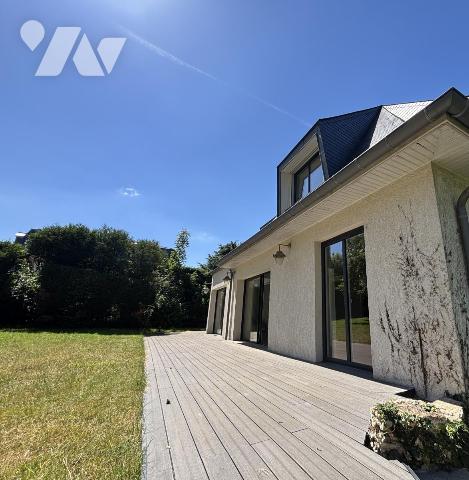 Maison 7 pièces 242 m² · à Saint-Germain-en-Laye · 242 m² · 1 700 000 €