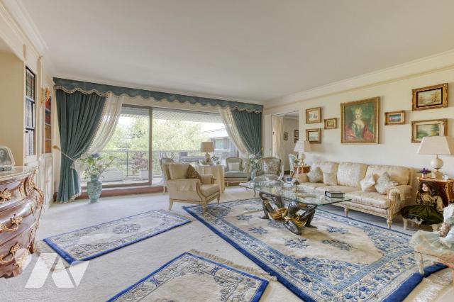 Appartement 4 pièces 131 m² · à Le Chesnay-Rocquencourt · 131,2 m² · 769 230 €